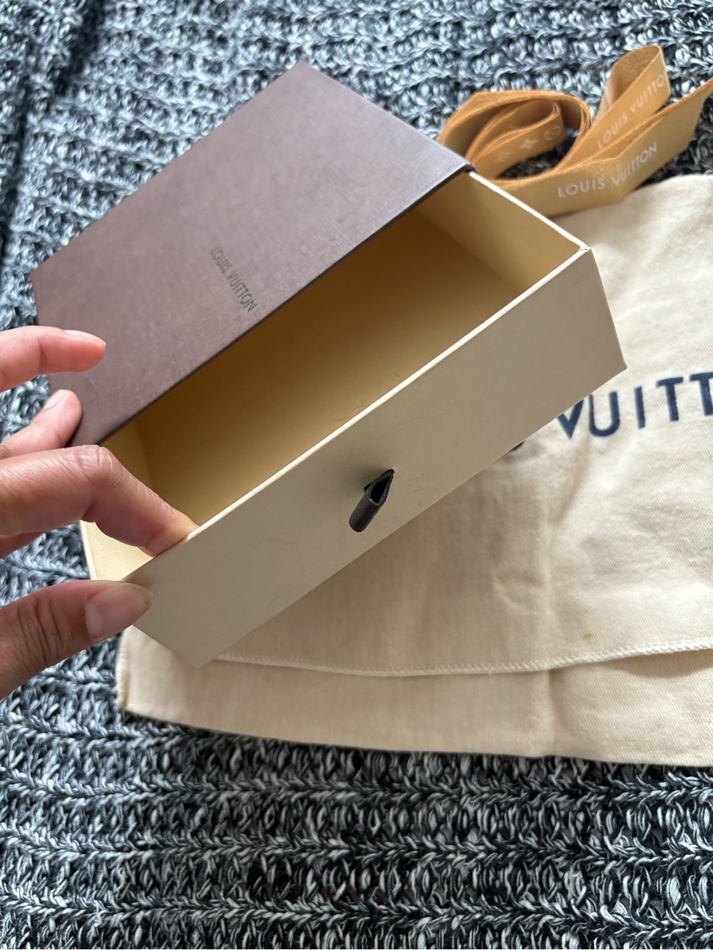 LV Box,Tags, Ribbon, Etc. - Picture 4 of 7